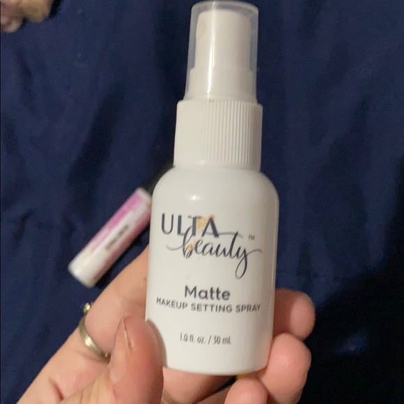 makeup - Picture 2 of 4